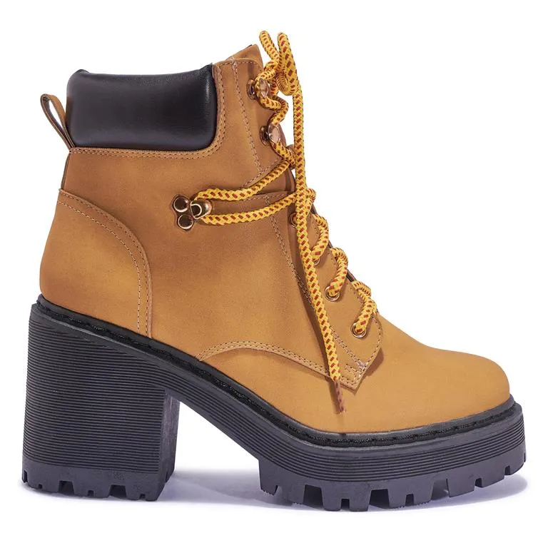 FUZZY12 CHUNKY LACE UP HIKER BOOT